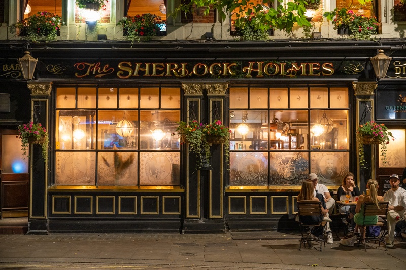 holmes pub2